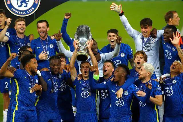 周琦14+16广东轻取首钢夺9连胜 曾凡博11+7